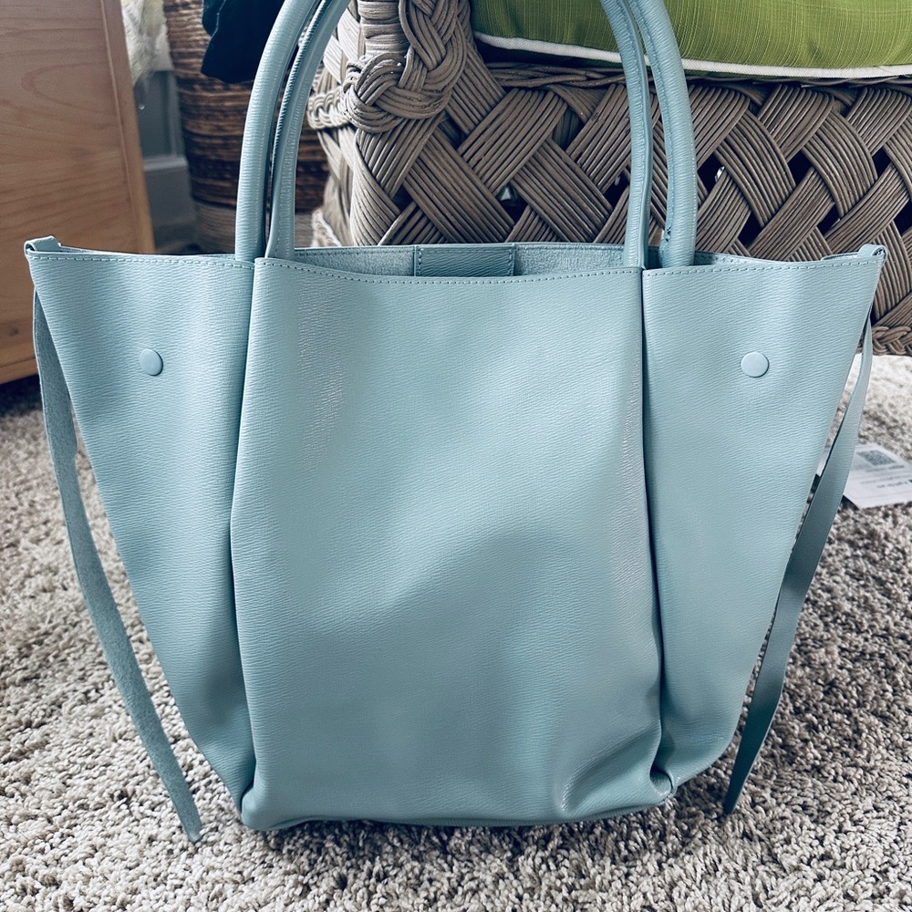 NORSK SNØ Moss Bag. New. Retail $128